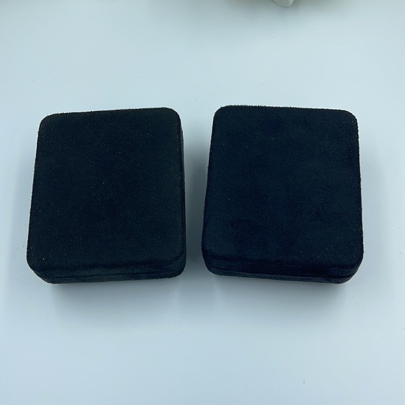 TIFFANY & Co Black Suede Earring Presentation Box - Picture 7 of 7